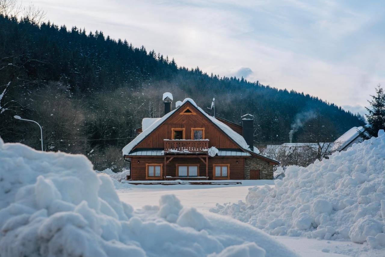Ferienwohnung Pod Milonovou Velké Karlovice Exterior foto