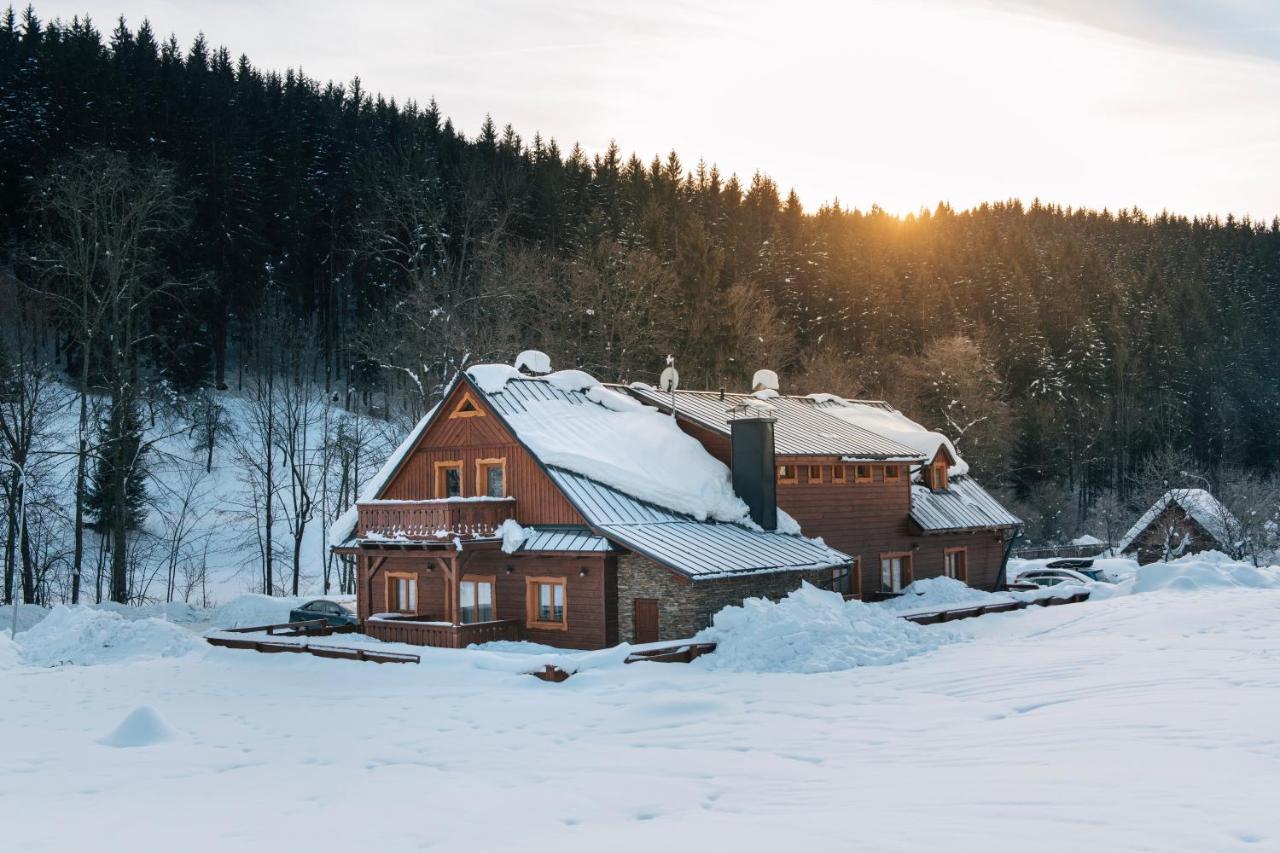 Ferienwohnung Pod Milonovou Velké Karlovice Exterior foto